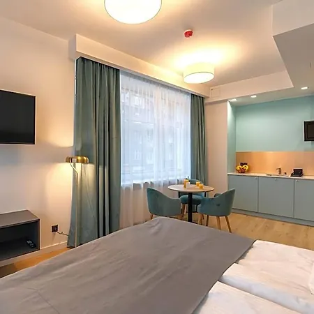 Square Aparthotel