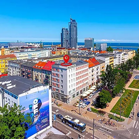 Aparthotel Square 3*