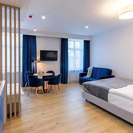 Square Aparthotel 3*